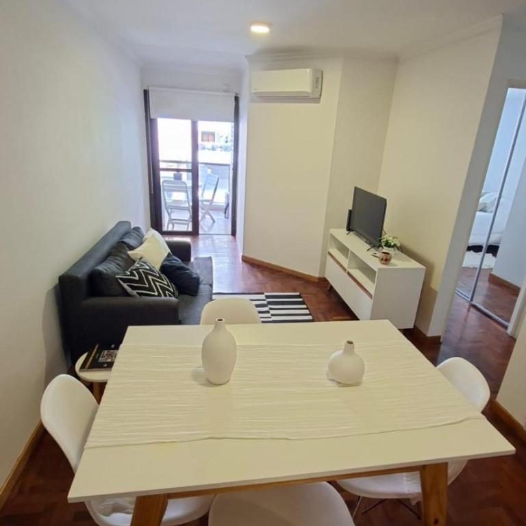 Metros de la terminal, top ubicacion, wifi rapido, cochera en frente - Apartamento de 1 dormitorio - 3