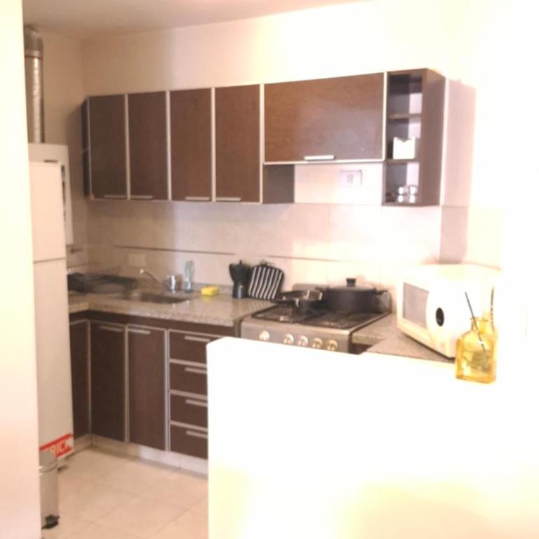 Metros de la terminal, top ubicacion, wifi rapido, cochera en frente - Apartamento de 1 dormitorio - 26