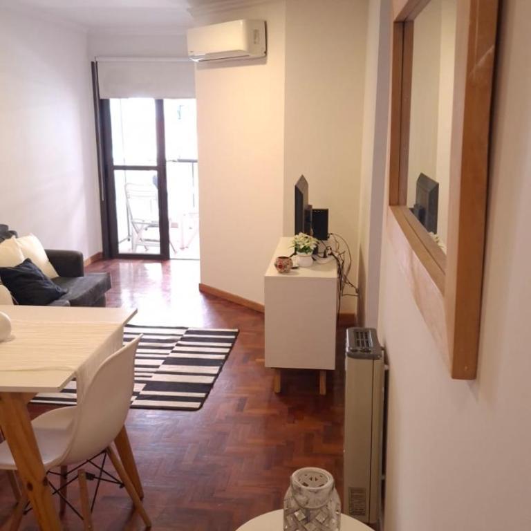 Metros de la terminal, top ubicacion, wifi rapido, cochera en frente - Apartamento de 1 dormitorio - 28