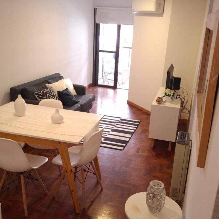 Metros de la terminal, top ubicacion, wifi rapido, cochera en frente - Apartamento de 1 dormitorio - 32