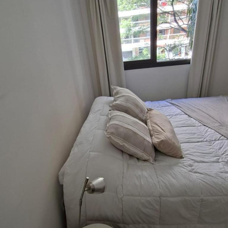 Metros de la terminal, top ubicacion, wifi rapido, cochera en frente - Apartamento de 1 dormitorio - 33
