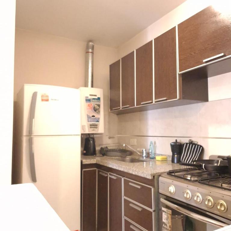 Metros de la terminal, top ubicacion, wifi rapido, cochera en frente - Apartamento de 1 dormitorio - 39