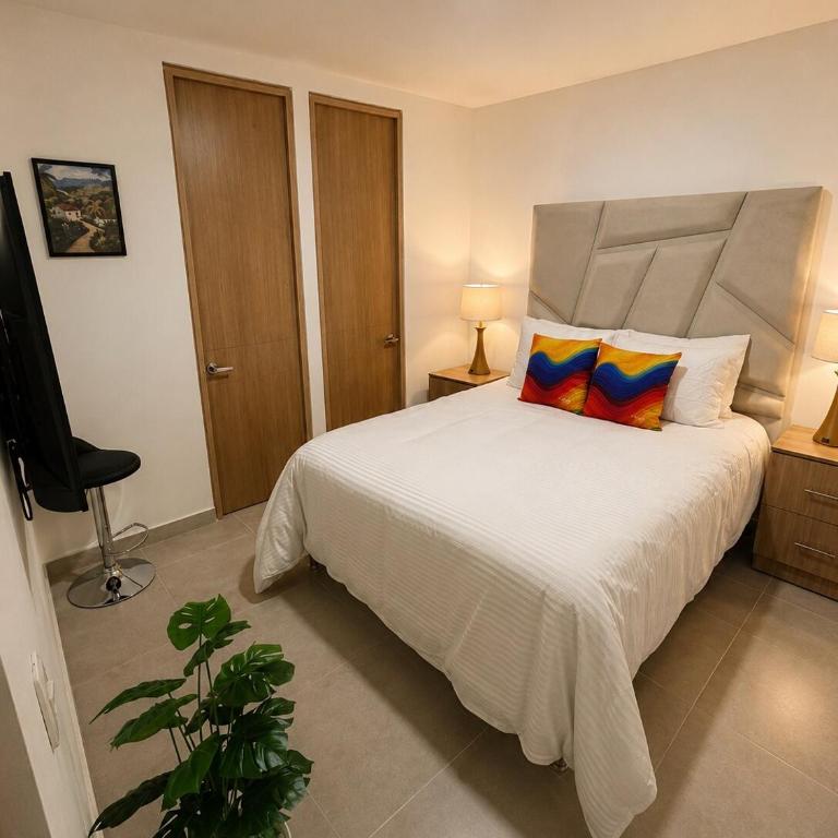 The Serena Stay Luxury BR and Office Near the Beach - Two-Bedroom Apartment - 3