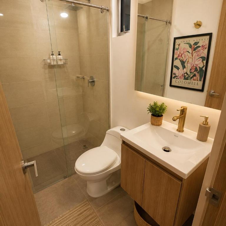 The Serena Stay Luxury BR and Office Near the Beach - Two-Bedroom Apartment - 10