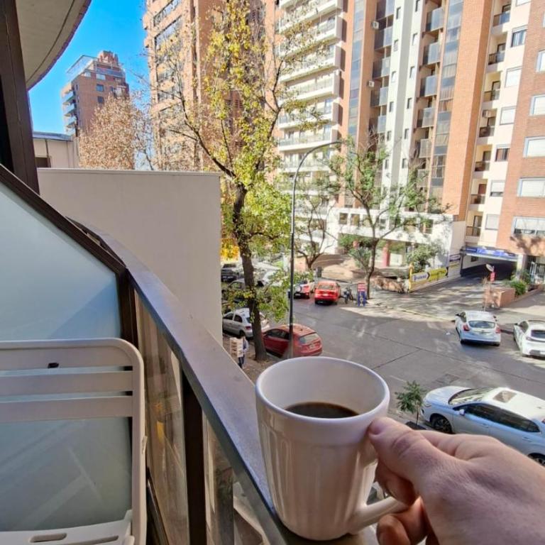 Metros de la terminal, top ubicacion, wifi rapido, cochera en frente - Apartamento de 1 dormitorio - 1