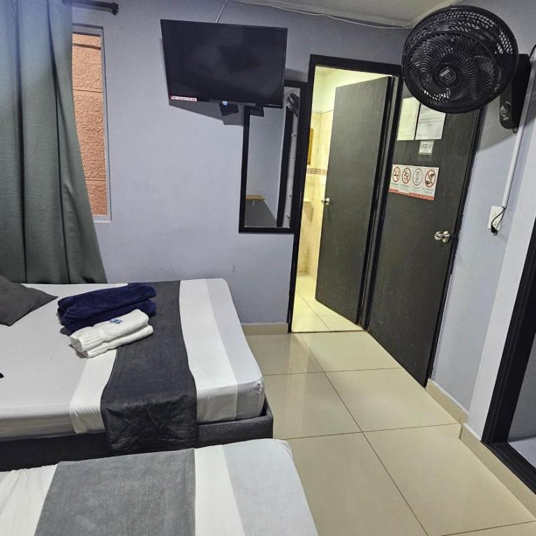 aparta hotel continental estadio - Twin Room with Private Bathroom - 11