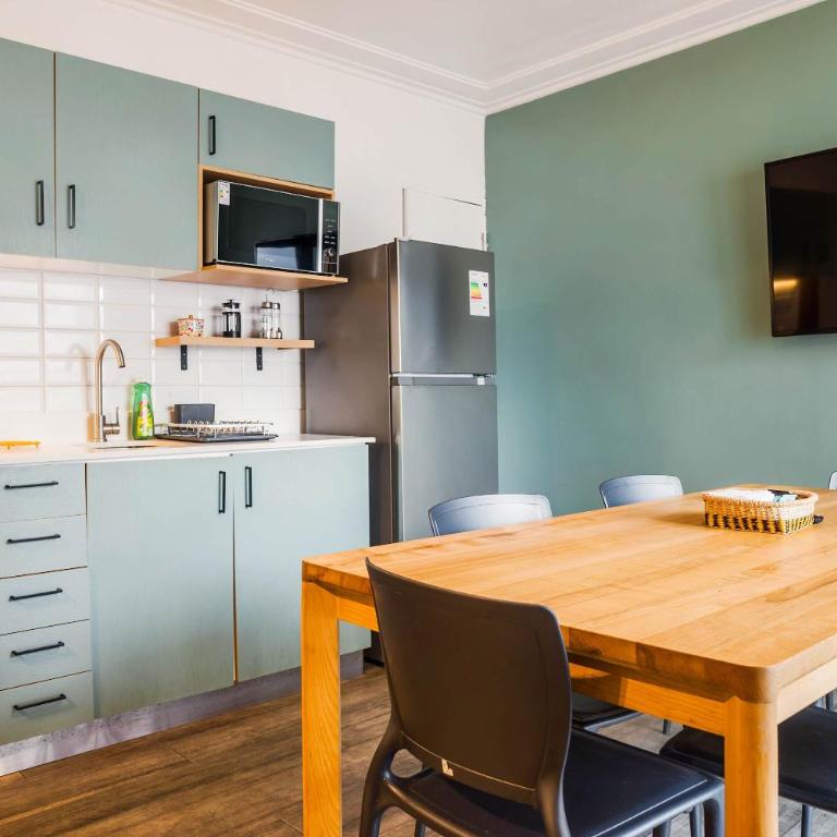 Stylish 2BR Apt Emilio Vaisse Urban Design Stay - Apartment - 9