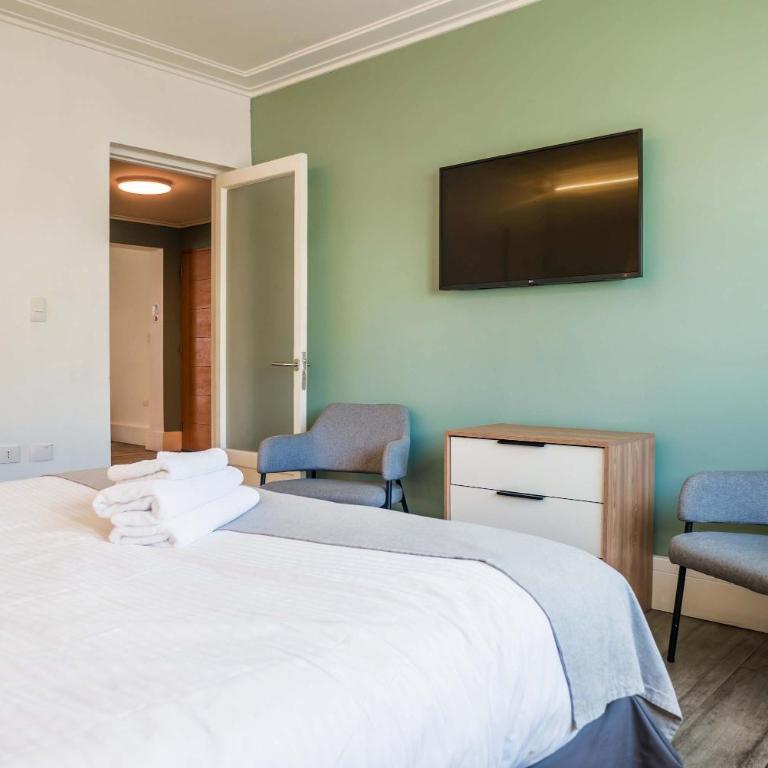 Stylish 2BR Apt Emilio Vaisse Urban Design Stay - Apartment - 18