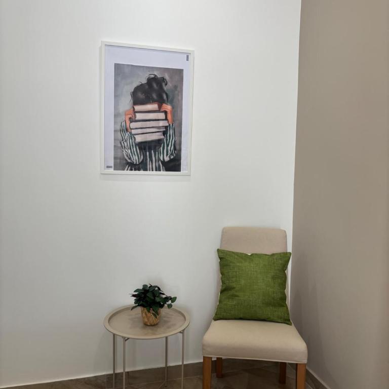 Sicily Rooms Living - Single Room - 4