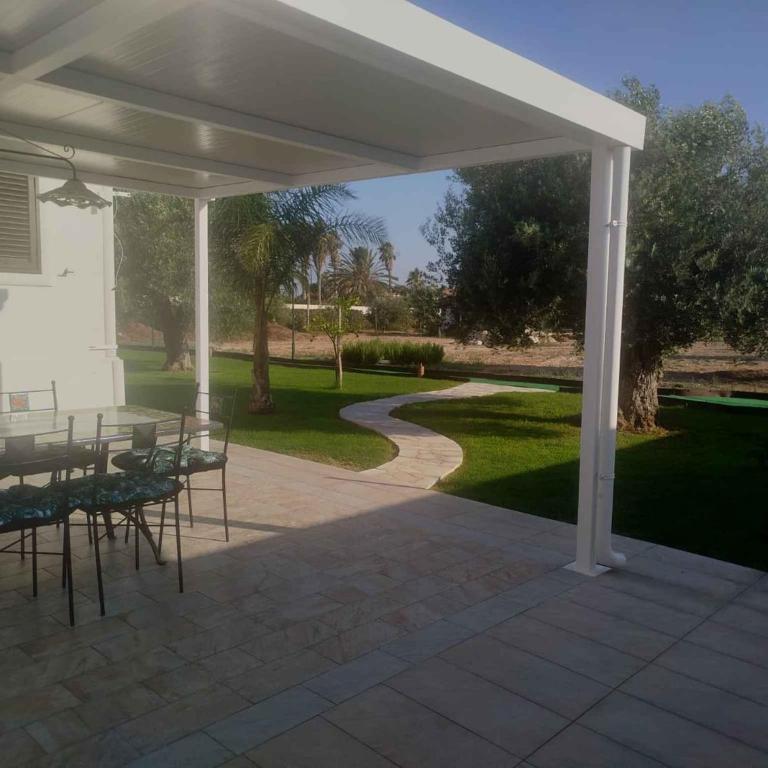 Villa Waterfront in Santa Maria del Focallo 58180 - Villa - 1