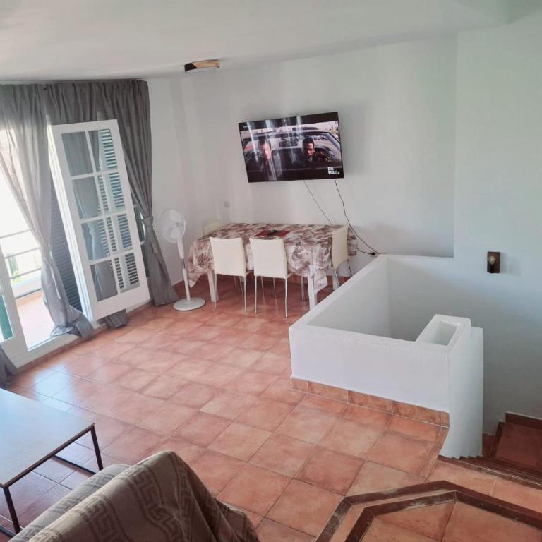 2BR Apartment & Pool & Terrace & Walk to Beach - Apartamento Deluxe de 2 dormitorios con vistas al jardín - 6