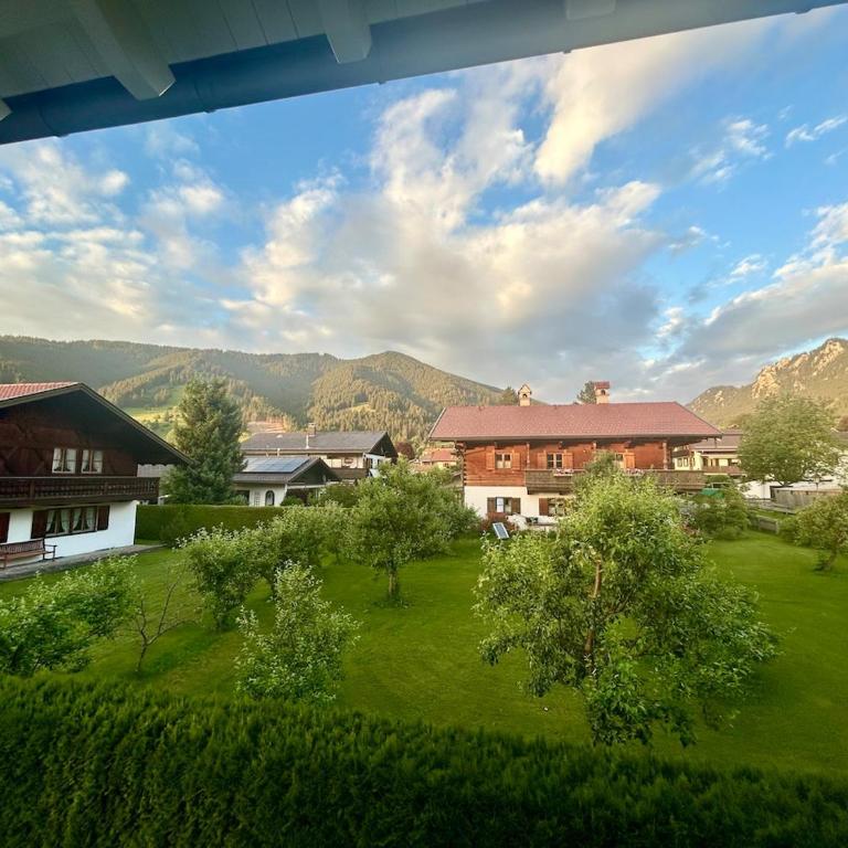 Bright Alpine Home in Oberammergau with Panorama - Apartment mit 2 Schlafzimmern - 12