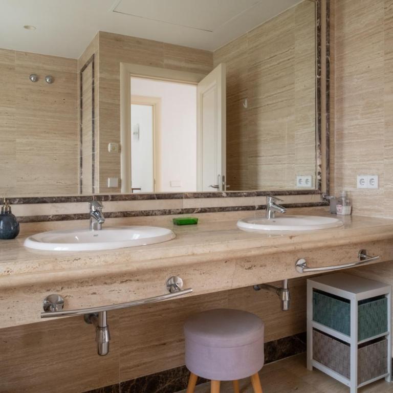 Duplex-penthouse with stunning panoramic view - Suite con vistas a la montaña - 17