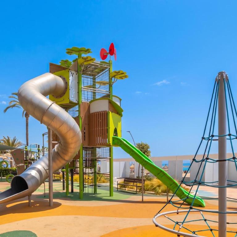 Estepona DownTown Near The Beach - Happy Rentals - Deluxe Apartment - 2