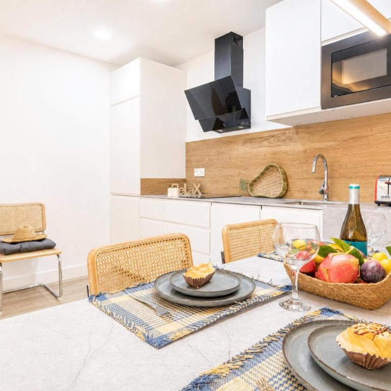Estepona DownTown Near The Beach - Happy Rentals - Deluxe Apartment - 14