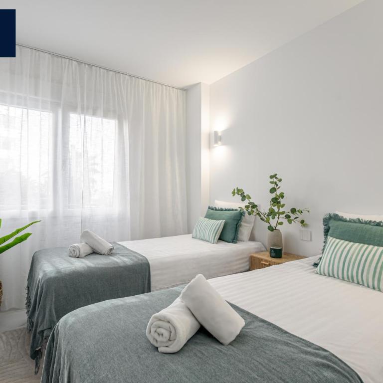 Garden Breeze Punta Prima, 2min beach walk, family Friendly, 3 Pool a Garden, jacuzzi - Deluxe-Apartment mit 2 Schlafzimmern und Gartenblick - 6