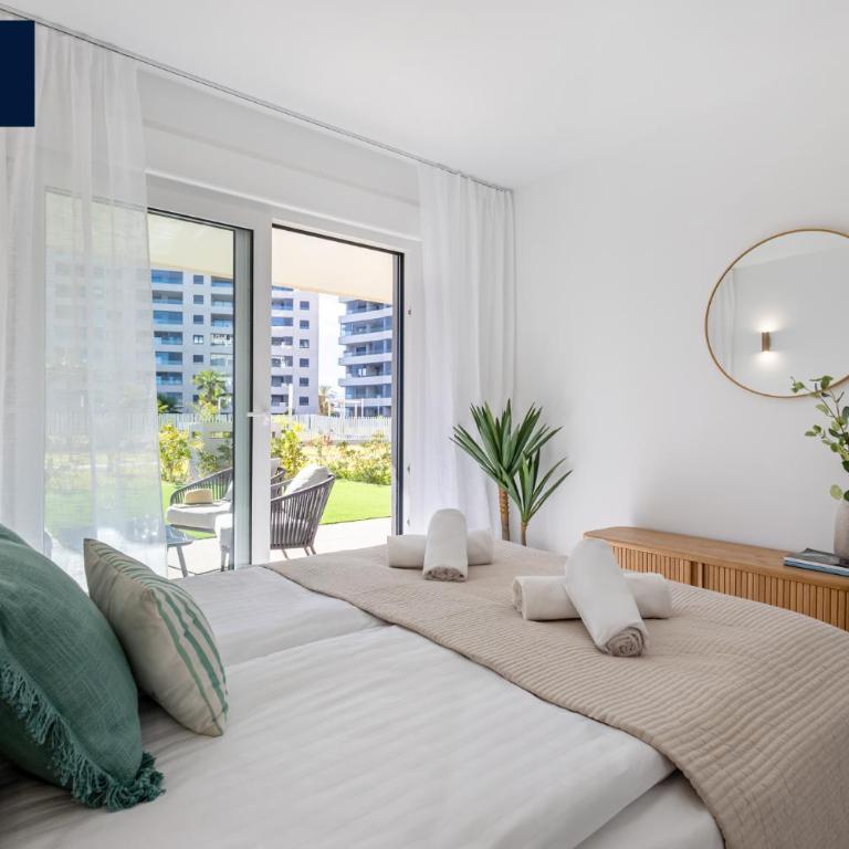 Garden Breeze Punta Prima, 2min beach walk, family Friendly, 3 Pool a Garden, jacuzzi - Deluxe-Apartment mit 2 Schlafzimmern und Gartenblick - 14