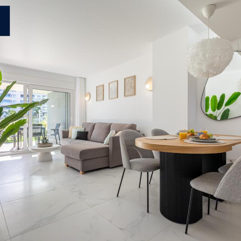 Garden Breeze Punta Prima, 2min beach walk, family Friendly, 3 Pool a Garden, jacuzzi - Deluxe-Apartment mit 2 Schlafzimmern und Gartenblick - 11