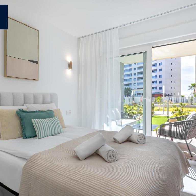 Garden Breeze Punta Prima, 2min beach walk, family Friendly, 3 Pool a Garden, jacuzzi - Deluxe-Apartment mit 2 Schlafzimmern und Gartenblick - 4