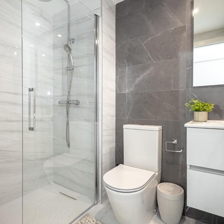 Garden Breeze Punta Prima, 2min beach walk, family Friendly, 3 Pool a Garden, jacuzzi - Deluxe-Apartment mit 2 Schlafzimmern und Gartenblick - 16
