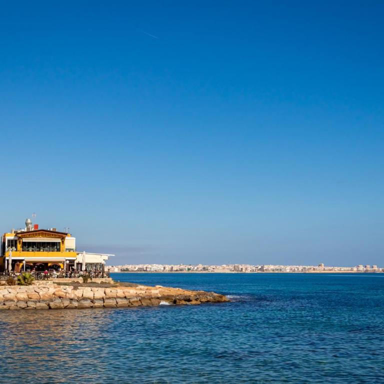 Garden Breeze Punta Prima, 2min beach walk, family Friendly, 3 Pool a Garden, jacuzzi - Deluxe-Apartment mit 2 Schlafzimmern und Gartenblick - 18