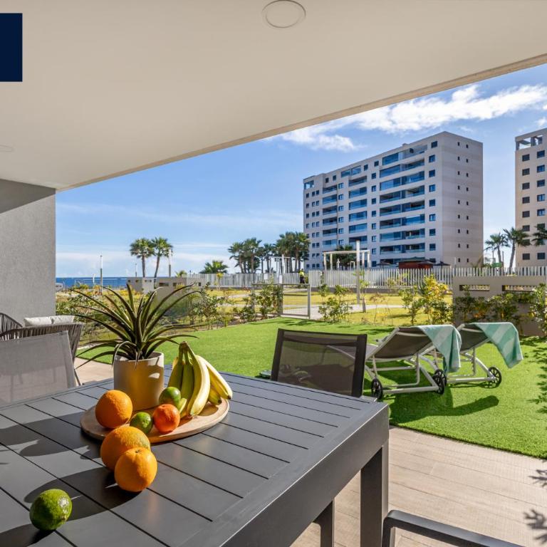 Garden Breeze Punta Prima, 2min beach walk, family Friendly, 3 Pool a Garden, jacuzzi - Deluxe-Apartment mit 2 Schlafzimmern und Gartenblick - 2