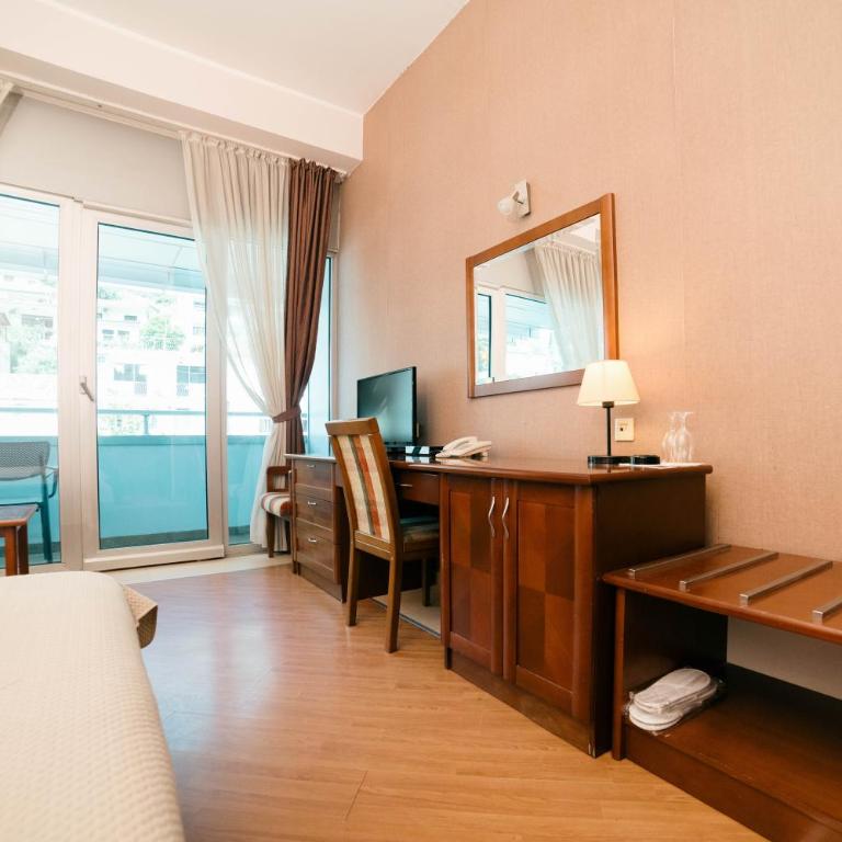 Accommodation Dolcino - Dreibettzimmer mit Aussicht - 8