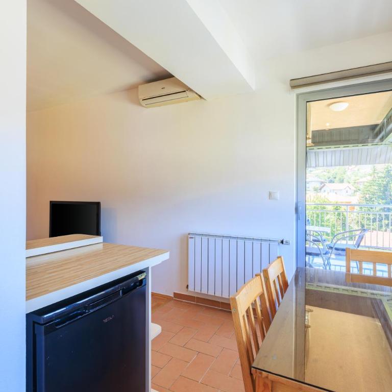 Modern & Complete 2bdr apartment with free parking - Apartment mit 2 Schlafzimmern - 32
