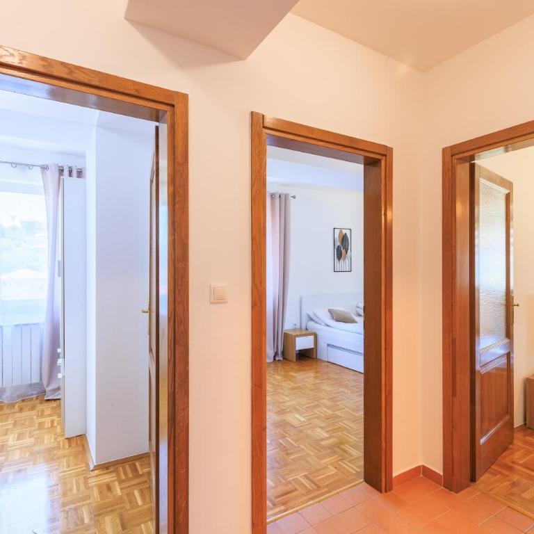 Modern & Complete 2bdr apartment with free parking - Apartment mit 2 Schlafzimmern - 24