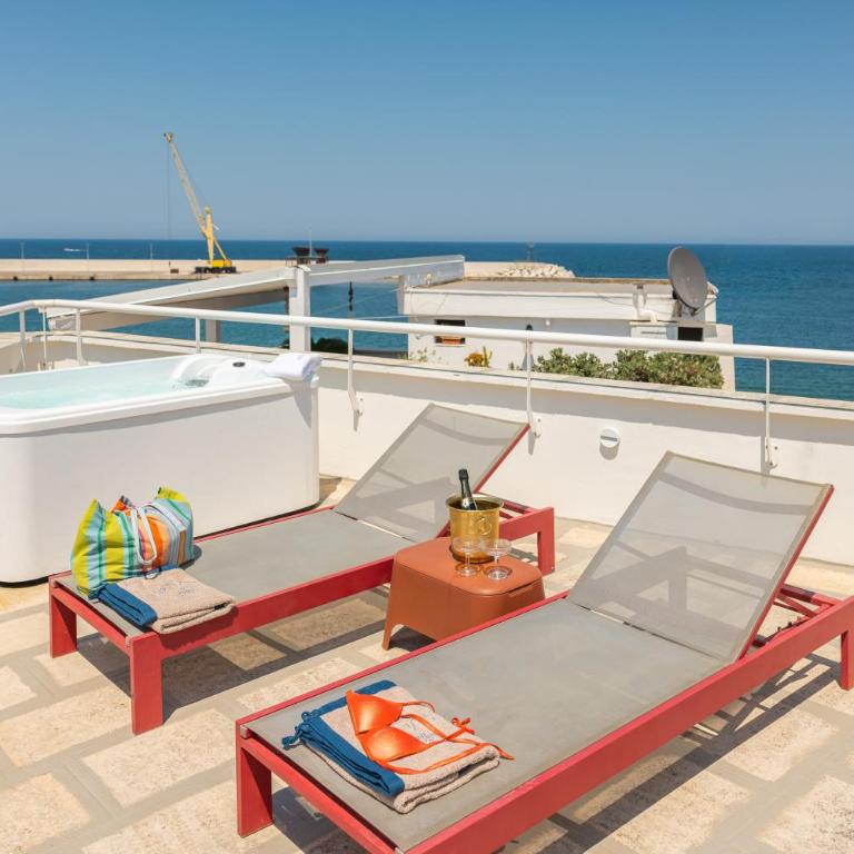 AccalmiA - Camera Matrimoniale Deluxe con Vista Mare e Piscina Privata - 2