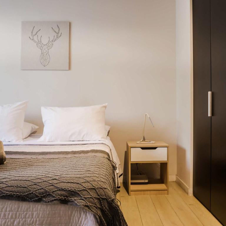 Modern 1BR Flat Prime Location Luxury Living - Apartamento - 5