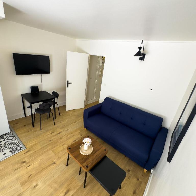 Charming Parisian Apartment with Garden View - Appartement - 8