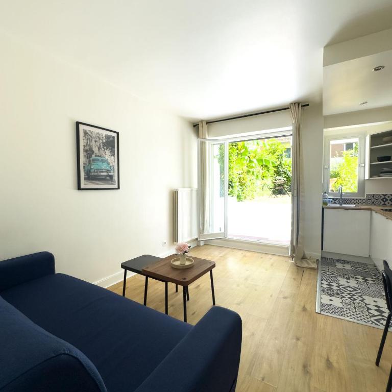 Charming Parisian Apartment with Garden View - Appartement - 12