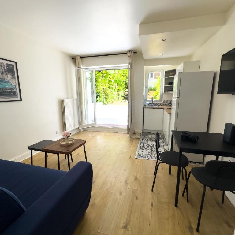 Charming Parisian Apartment with Garden View - Appartement - 14