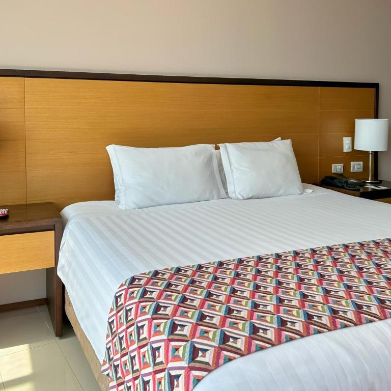 Estelar Alto Prado - Standard King Room - 6