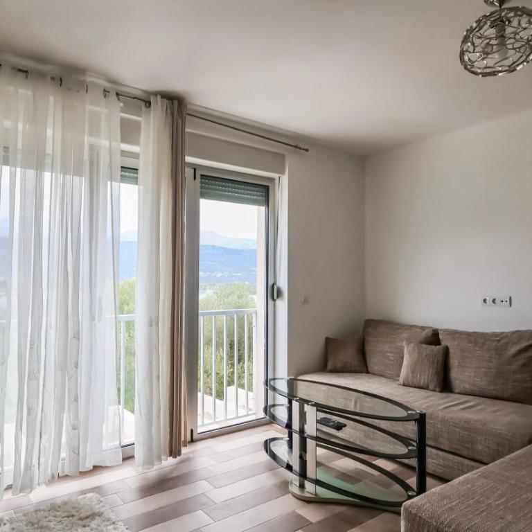 Lighthouse Residence Tivat - Obala Đuraševića - Apartman sa 2 Spavaće Sobe, Balkonom i Pogledom na More - 15