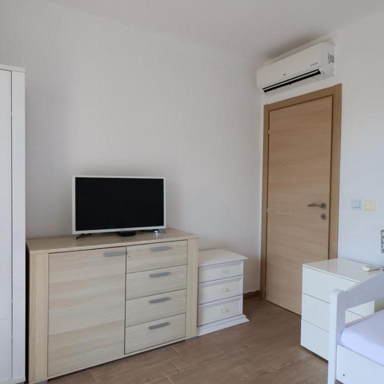 Lighthouse Residence Tivat - Obala Đuraševića - Apartman sa 2 Spavaće Sobe, Balkonom i Pogledom na More - 17