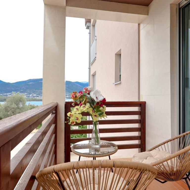 Lighthouse Residence Tivat - Obala Đuraševića - Apartman sa 2 Spavaće Sobe, Balkonom i Pogledom na More - 26