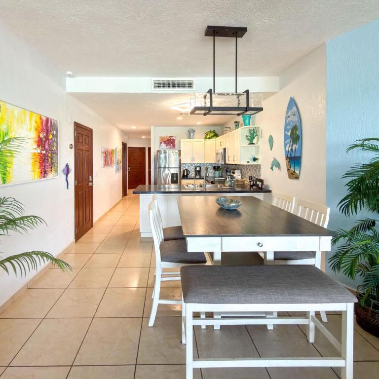 Wake Up to the Sea Oceanfront Retreat W207 - Apartamento - 6