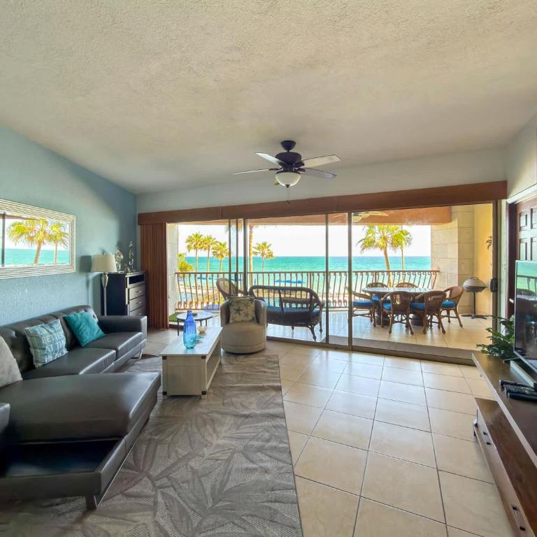 Wake Up to the Sea Oceanfront Retreat W207 - Apartamento - 7