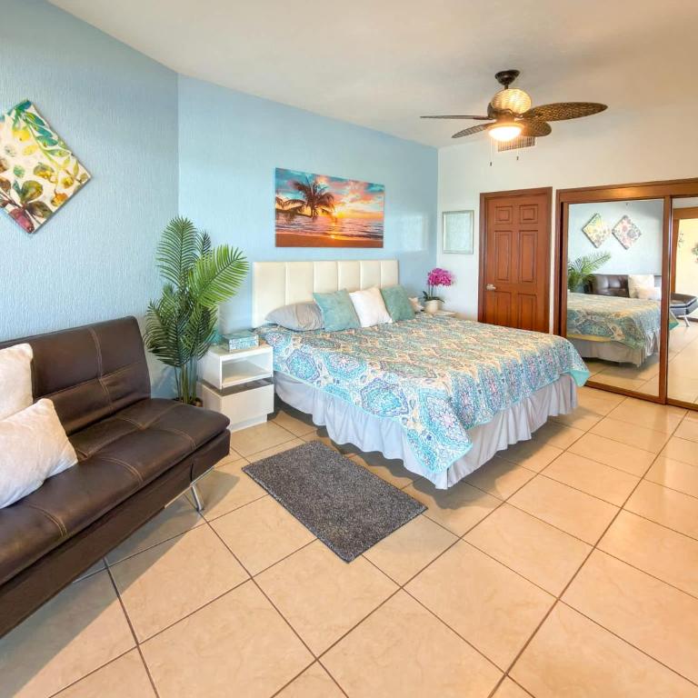 Wake Up to the Sea Oceanfront Retreat W207 - Apartamento - 11