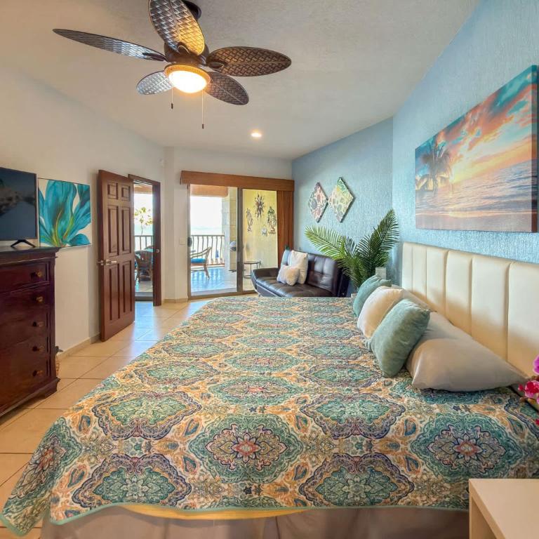 Wake Up to the Sea Oceanfront Retreat W207 - Apartamento - 13