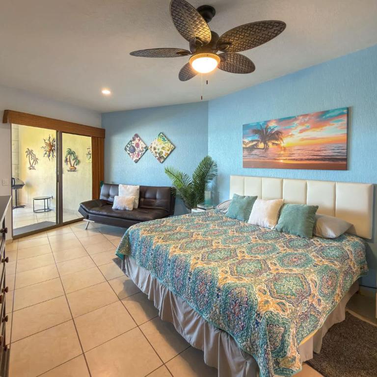 Wake Up to the Sea Oceanfront Retreat W207 - Apartamento - 14