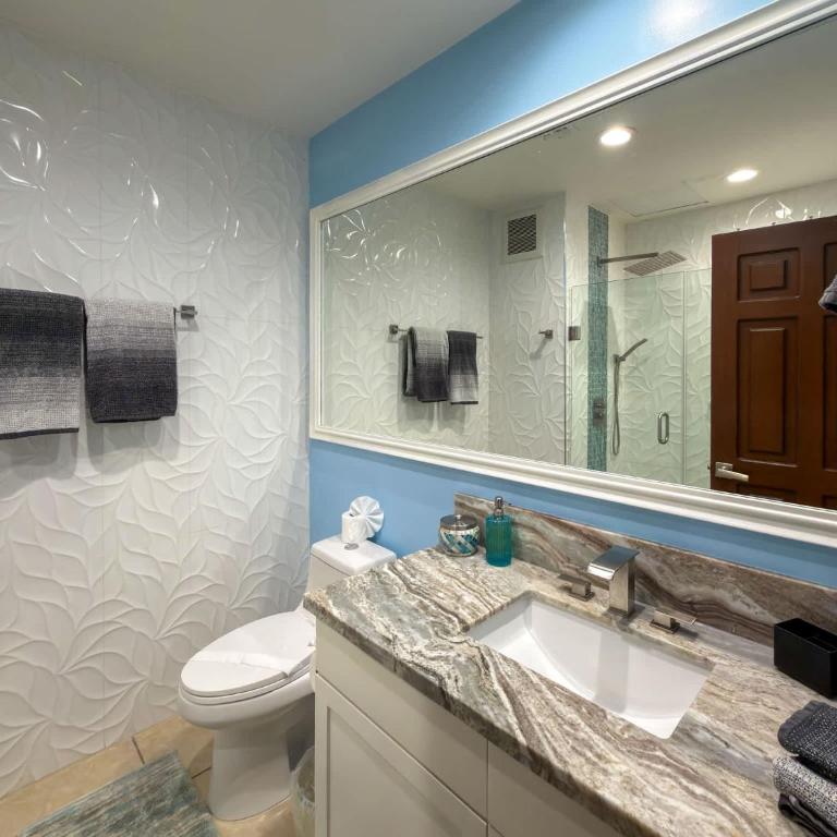 Wake Up to the Sea Oceanfront Retreat W207 - Apartamento - 35