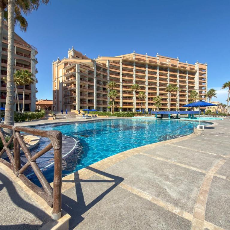 Wake Up to the Sea Oceanfront Retreat W207 - Apartamento - 49