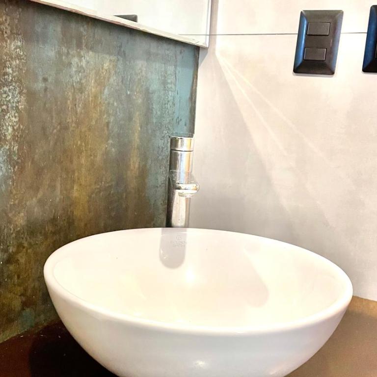 Miraflores Stylish Retreat Renovated 2 BR Apt parking - Two-Bedroom Apartment - 43