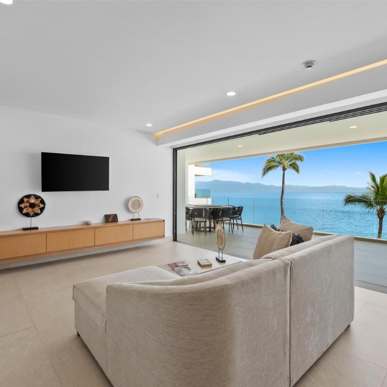Panarea Beachfront Living - Pools Spa Gym & Luxury Amenities - Apartamento con vistas al mar - 2