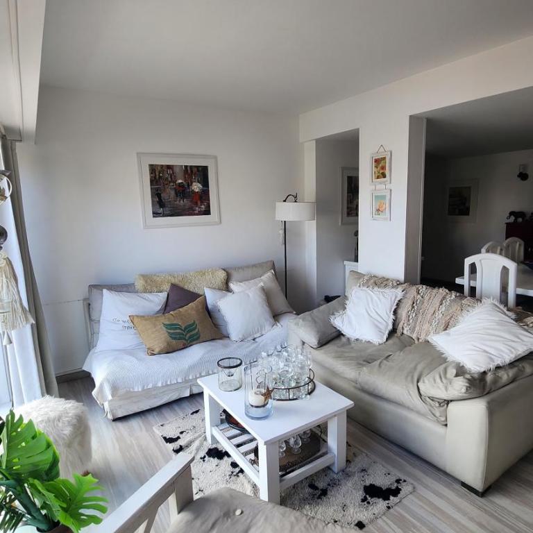 Depto a pasos del centro cívico - Apartamento de 2 dormitorios - 15