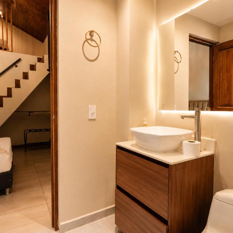 Recuerdos De Mi Tierra HOTEL Poblado Provenza Parque Lleras - Triple Room with Private Bathroom - 11