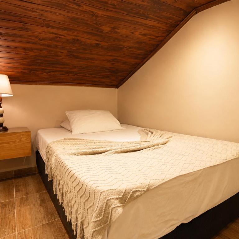 Recuerdos De Mi Tierra HOTEL Poblado Provenza Parque Lleras - Triple Room with Private Bathroom - 3